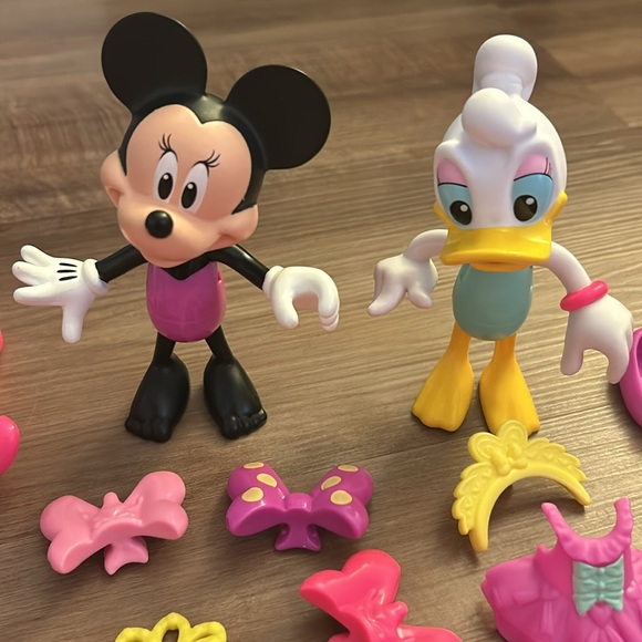 Minnie and Daisy Bowtique Set - Picture 5 of 5